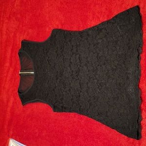 Lace sleeveless express top